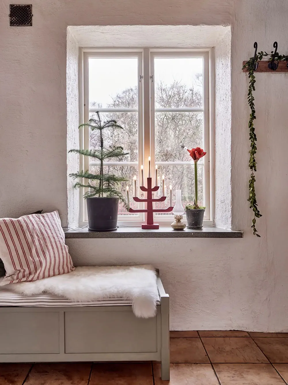 Hermosas fiestas en una casa histórica de herrero en Suecia - Gallery image 9