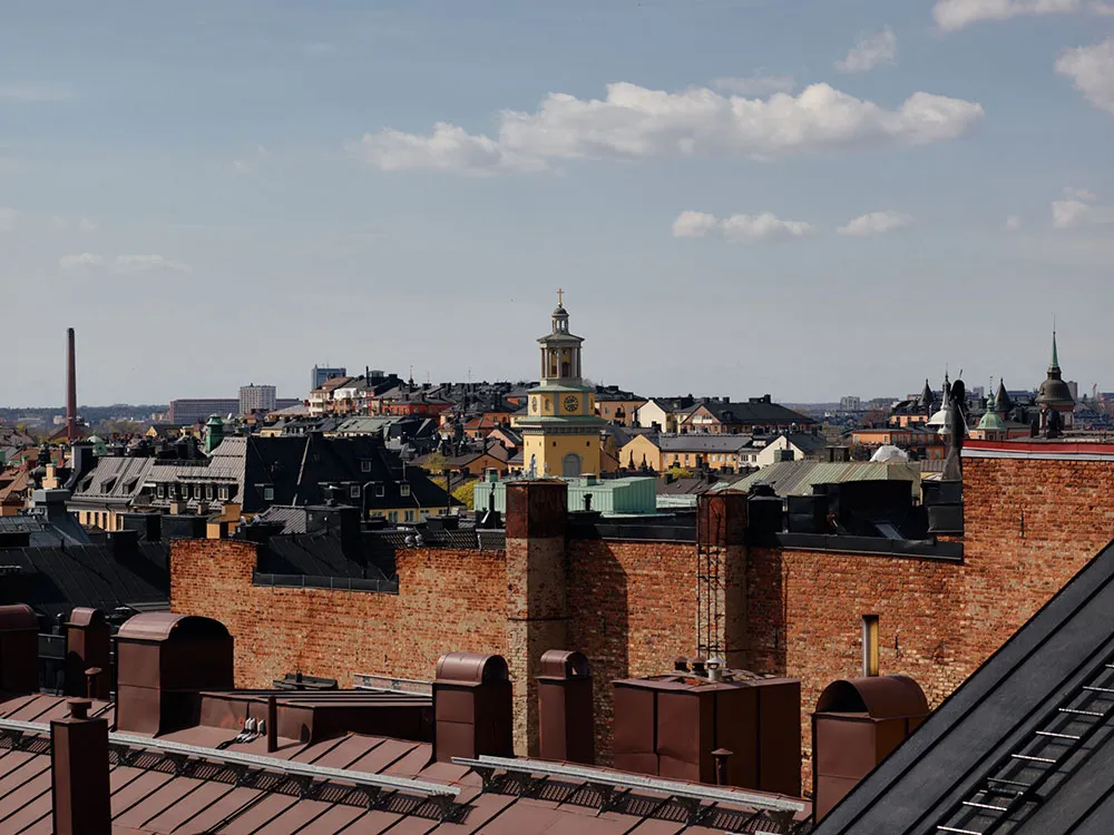 Helle Dachgeschosswohnung in Stockholm mit Schlafzimmer wie in einem Landhaus - Gallery image 12