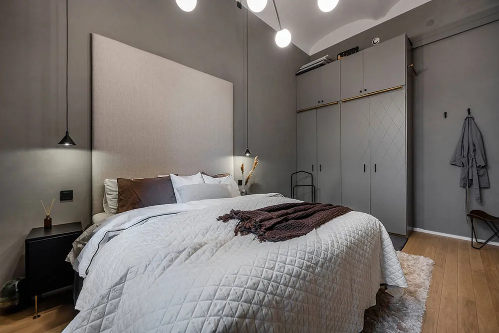 Altos techos y terraza: única vivienda en antiguo edificio de fábrica en Estocolmo - Gallery image 15