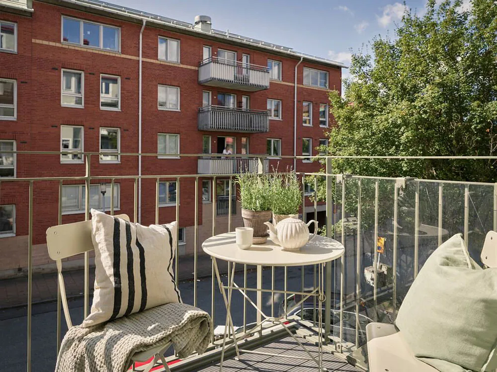 Простий і затишний монохромний інтер'єр у Швеції (59 кв. м) - Gallery image 2