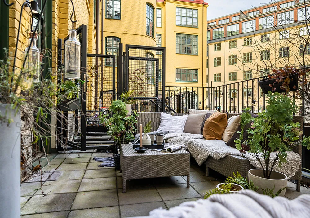 Altos techos y terraza: única vivienda en antiguo edificio de fábrica en Estocolmo - Gallery image 20