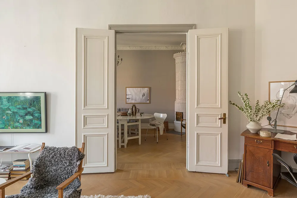 Jasny skandynawski wnętrze z skórzanympfu - Gallery image 8