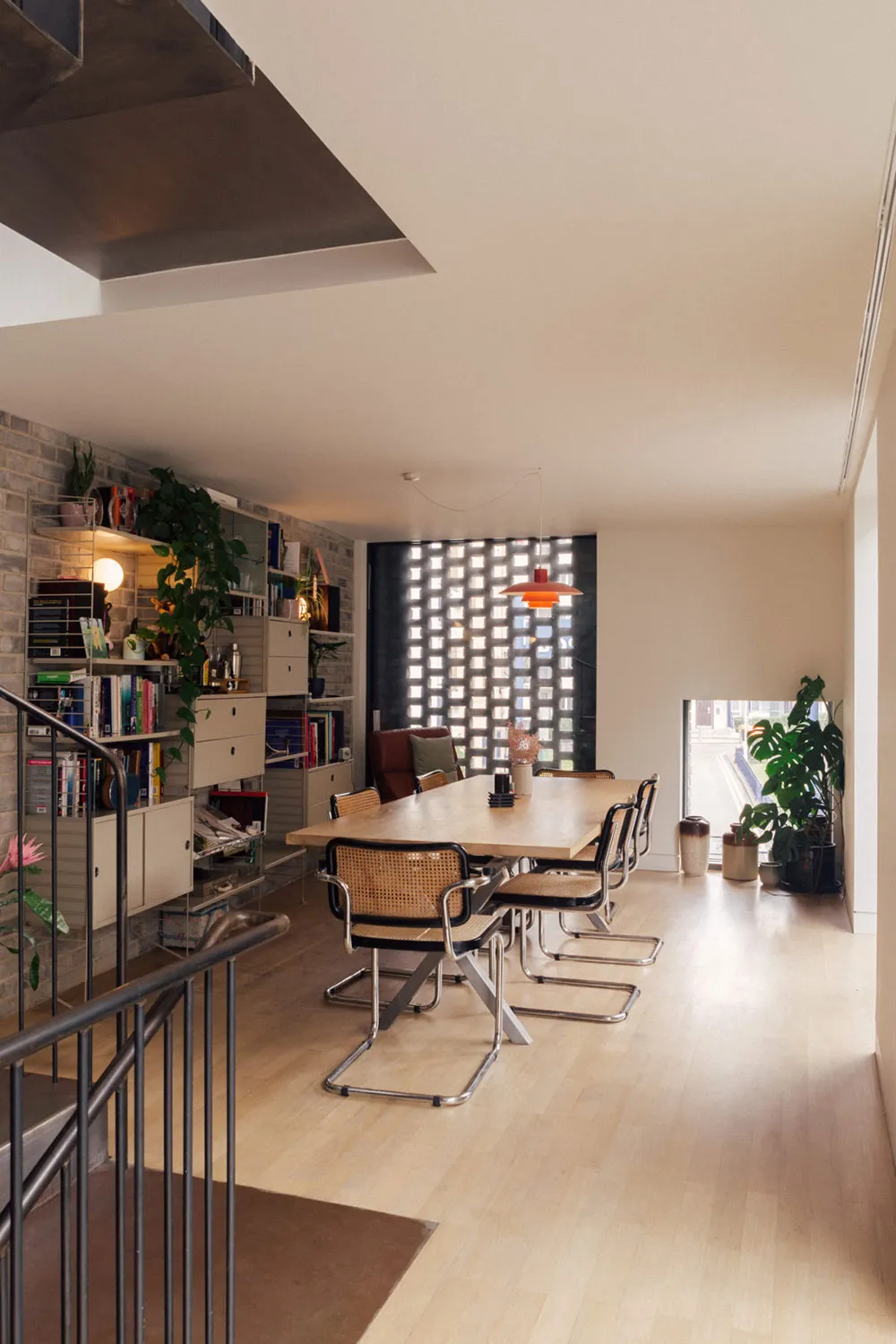 Schönes englisches Haus mit stoffrosa Wohnzimmer - Gallery image 29