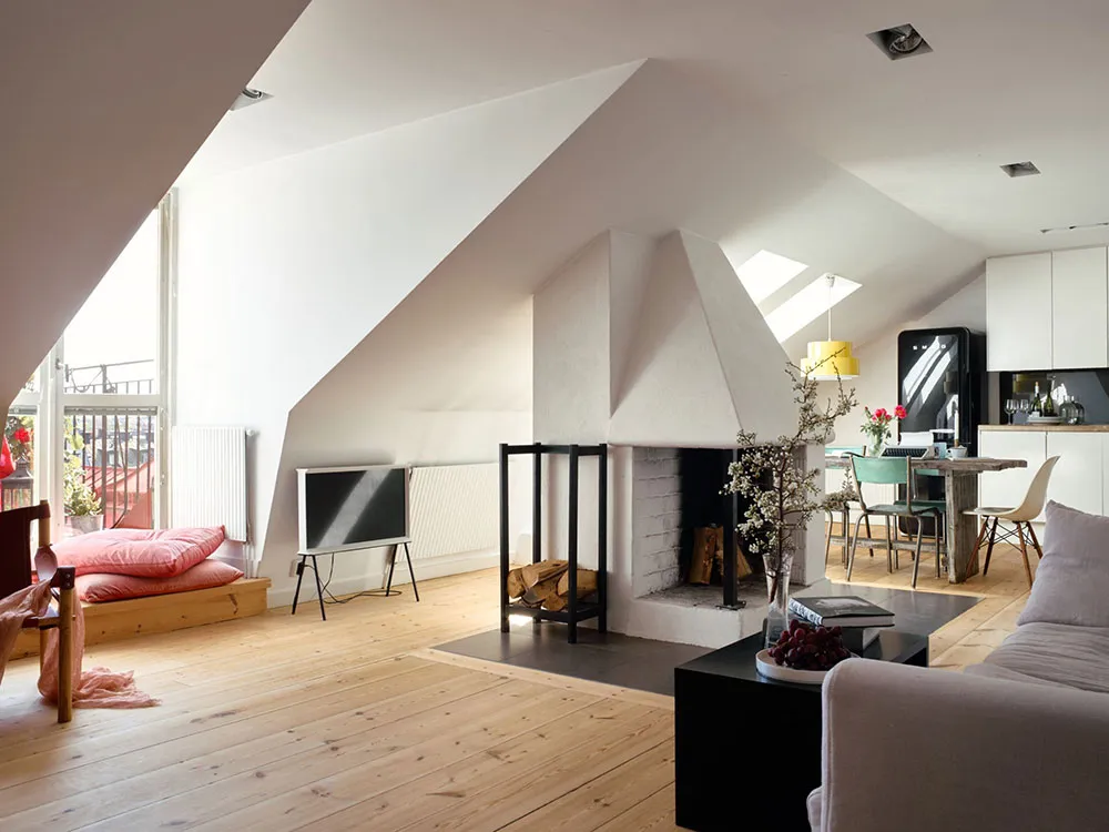 Helle Dachgeschosswohnung in Stockholm mit Schlafzimmer wie in einem Landhaus - Gallery image 4