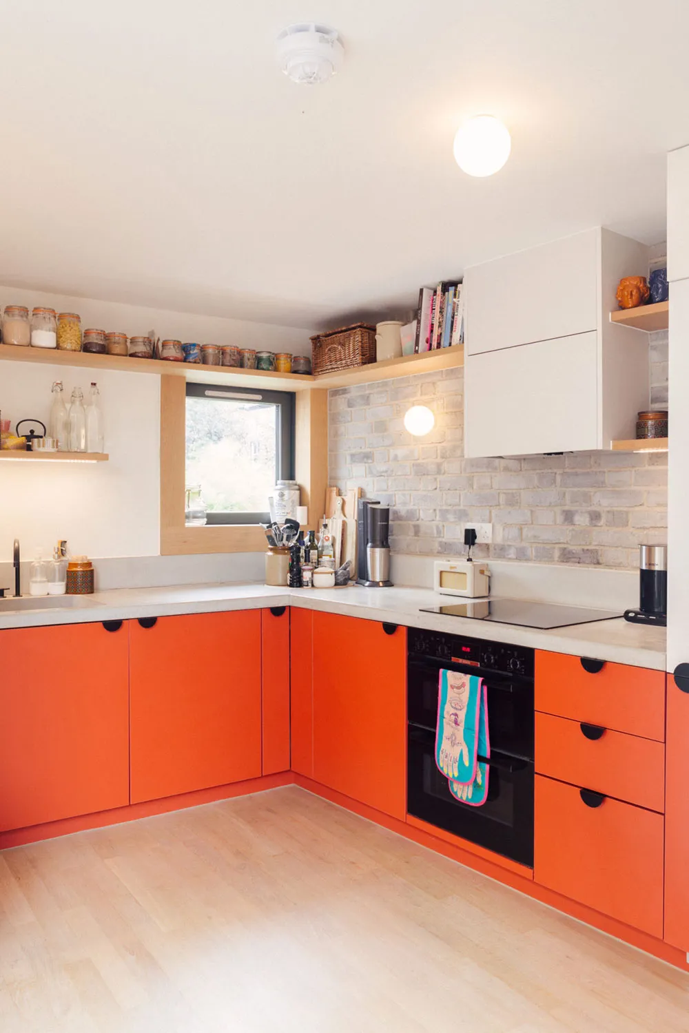 Schönes englisches Haus mit stoffrosa Wohnzimmer - Gallery image 28