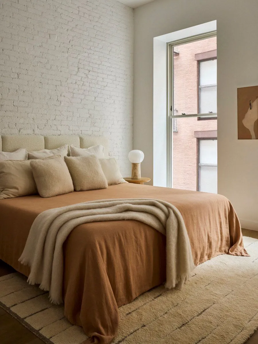 Modny dekor w ciepłych tonach i otwarte przestrzenie: loft w Nowym Jorku - Gallery image 9