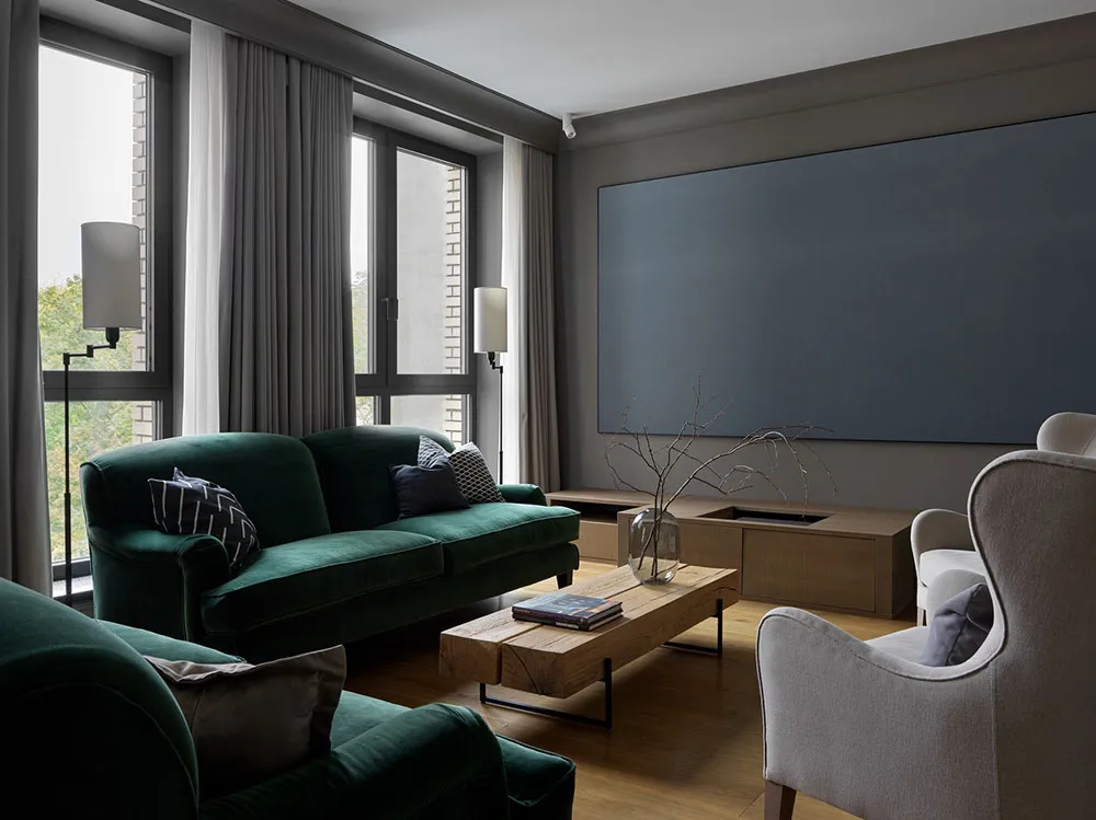 गहरे रंग एवं उत्कृष्ट आधुनिक डिज़ाइन: मॉस्को में एक युवा परिवार के लिए एक शानदार अपार्टमेंट - Gallery image 2