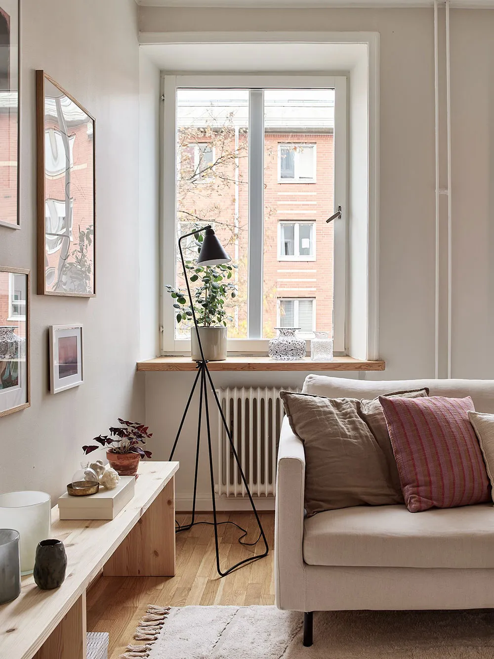 Простий і затишний монохромний інтер'єр у Швеції (59 кв. м) - Gallery image 5