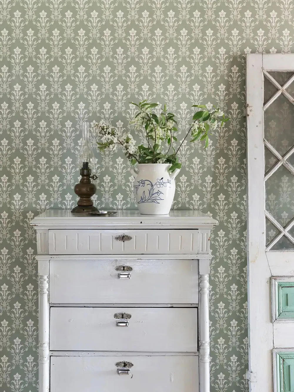 Traditional Swedish Cottage of the 19th Century with Red Facade and Countryside Interior - Gallery image 7