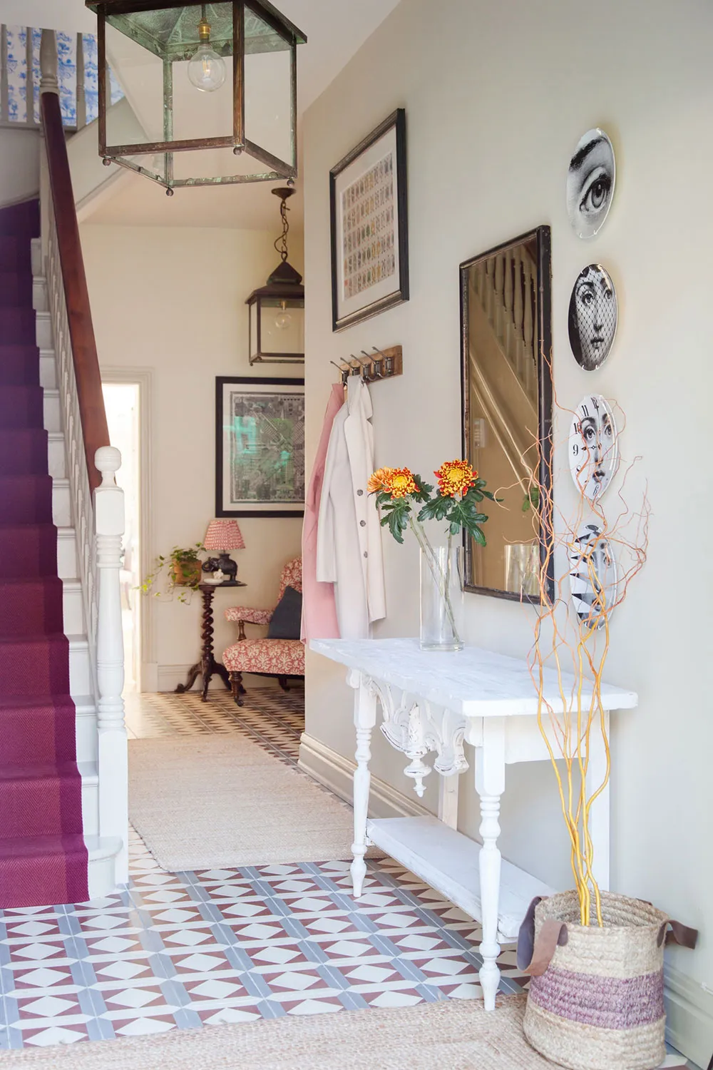 लंदन में सौंदर्यपूर्ण अंग्रेजी क्लासिक, जिसमें हल्के पेस्टल रंगों का उपयोग किया गया है। - Gallery image 5