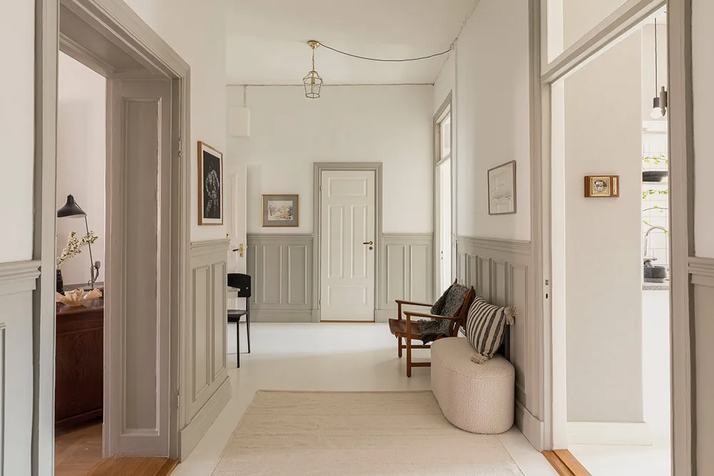 Jasny skandynawski wnętrze z skórzanympfu - Gallery image 32