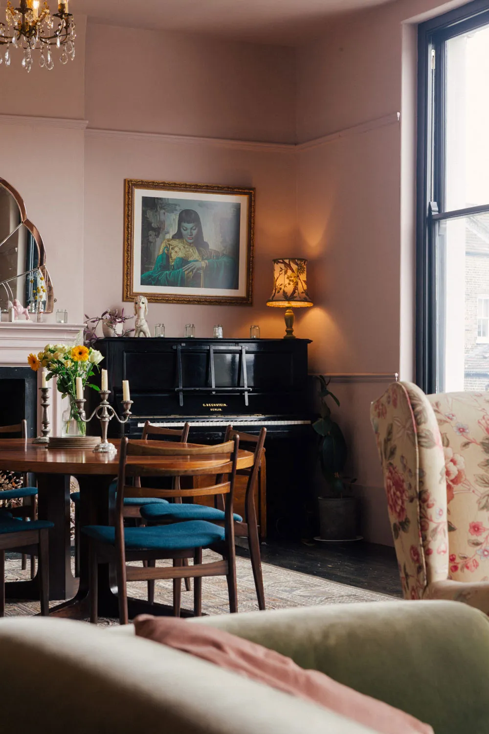 Schönes englisches Haus mit stoffrosa Wohnzimmer - Gallery image 4