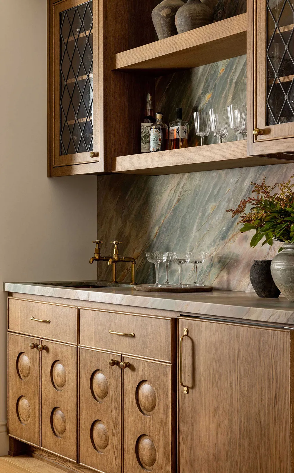 Hermoso y moderno hogar en California, que se disfraza perfectamente de villa colonial - Gallery image 8