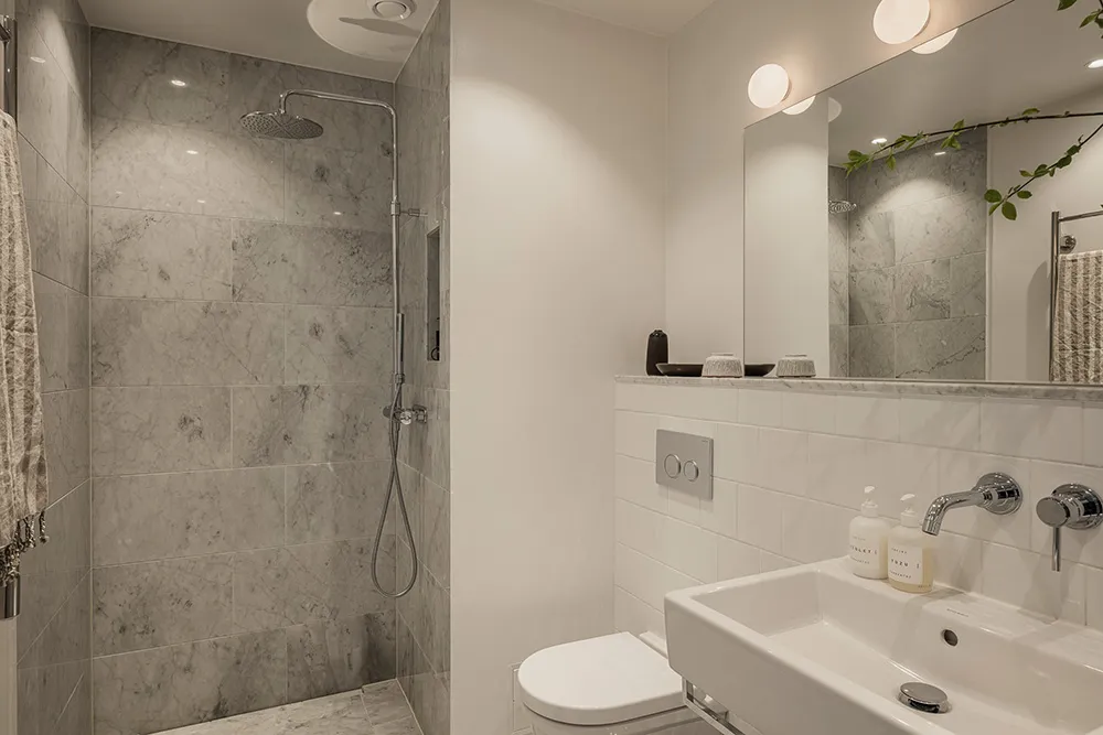 Jasny skandynawski wnętrze z skórzanympfu - Gallery image 29