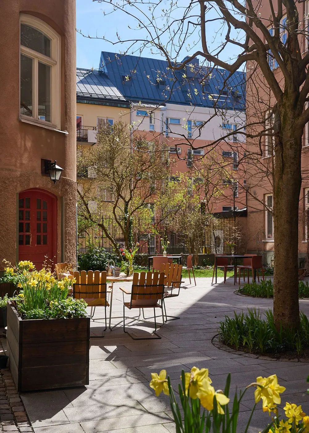 Helle Dachgeschosswohnung in Stockholm mit Schlafzimmer wie in einem Landhaus - Gallery image 15