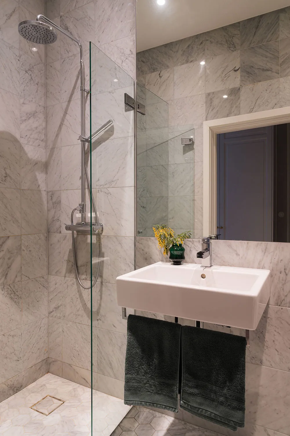 Appartement scandinave lumineux avec salon ouvert (60 m²) - Gallery image 17