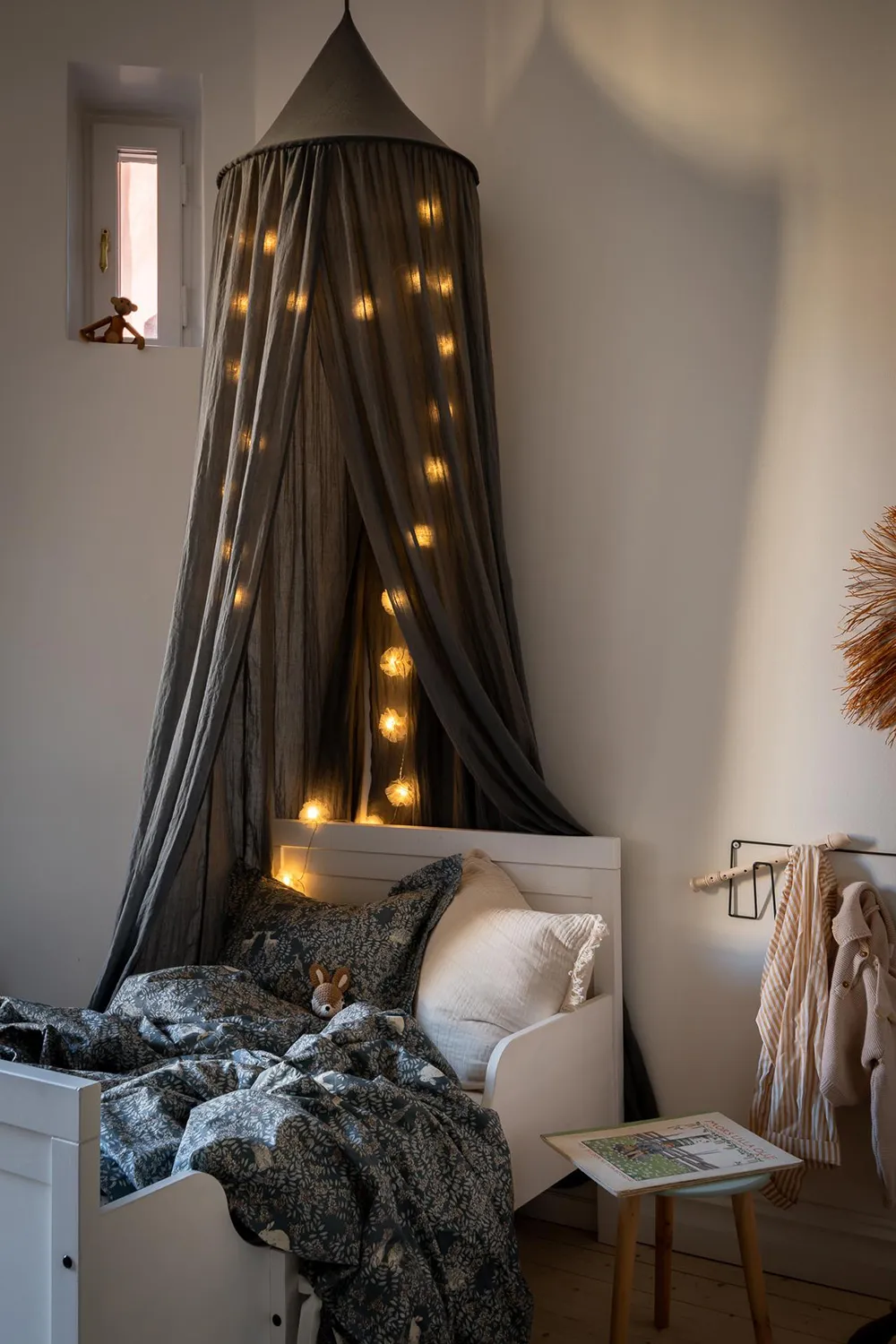 Spokojny i uютny szary-beżowy interior w Getborgu (83 m²) - Gallery image 27