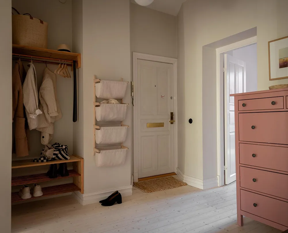 Spokojny i uютny szary-beżowy interior w Getborgu (83 m²) - Gallery image 28