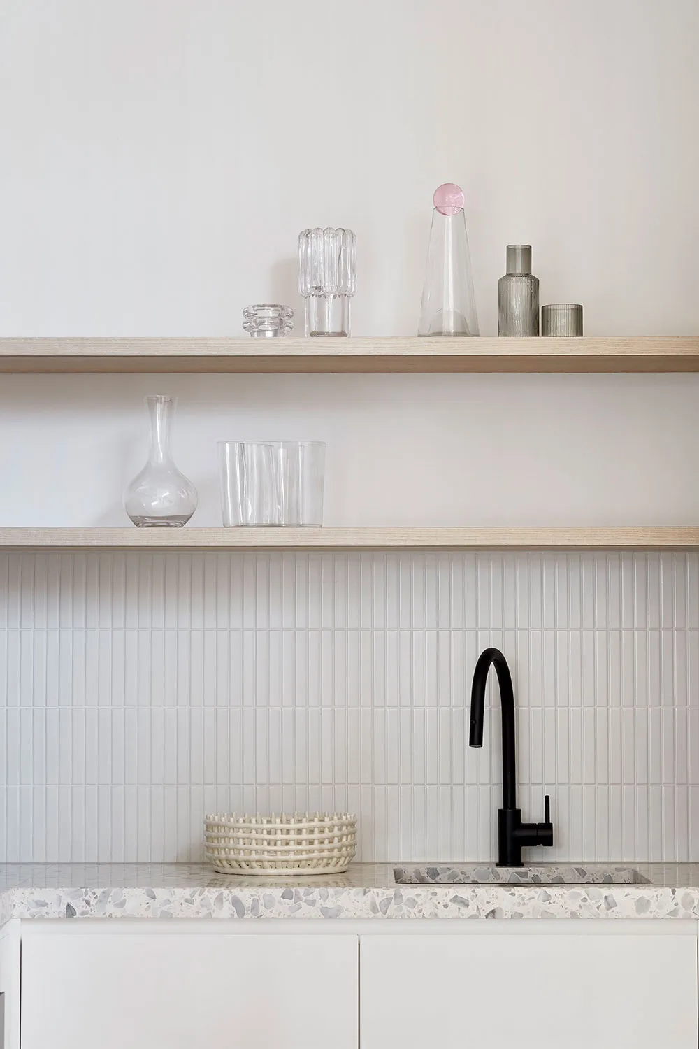 Piedra, madera, ladrillo: un interior moderno acogedor en Melbourne - Gallery image 9