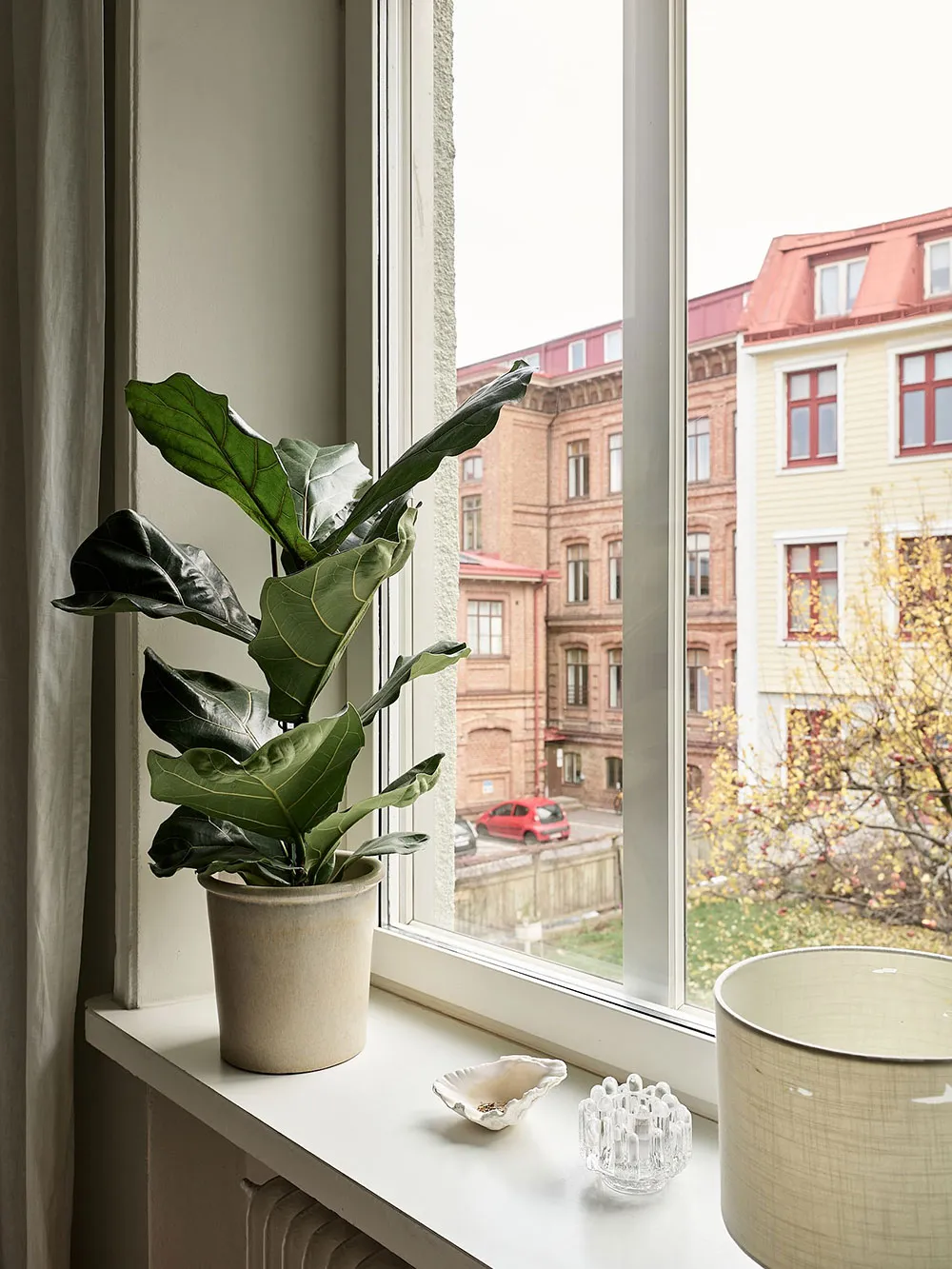 Простий і затишний монохромний інтер'єр у Швеції (59 кв. м) - Gallery image 9