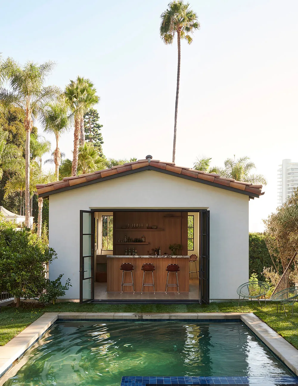 Wie eine designerische Ehepaar die 100-jährige Villa in Los Angeles wiederbeleucht - Gallery image 13