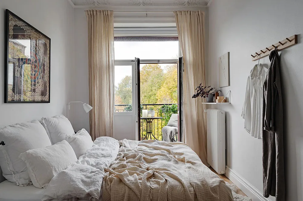 Grüne Herd und warme Akzente: verfeinertes Interior einer Wohnung in Göteborg (94 qm) - Gallery image 10