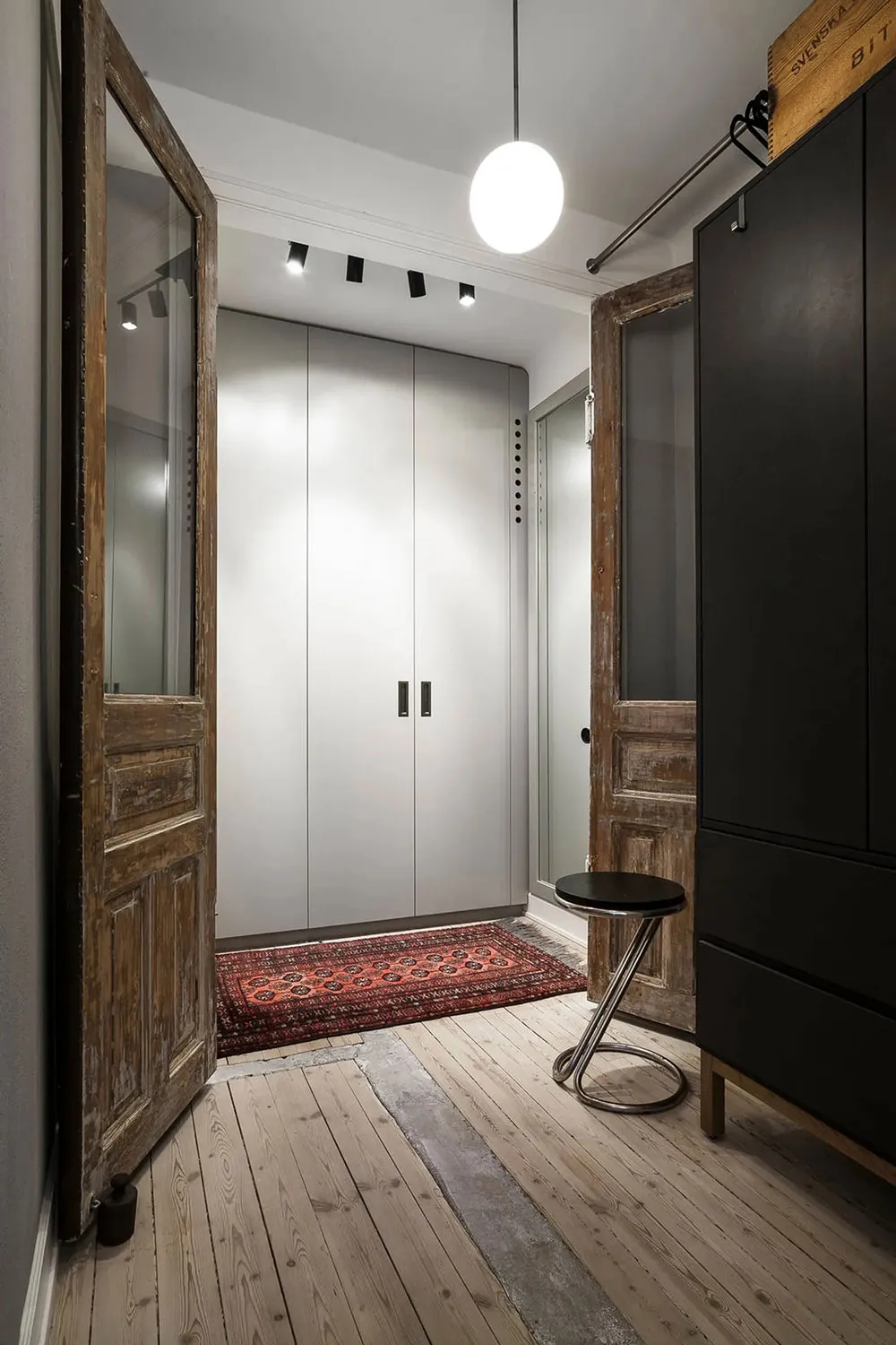 Motivos industriales en el diseño de un apartamento en Suecia (80 m²) - Gallery image 10