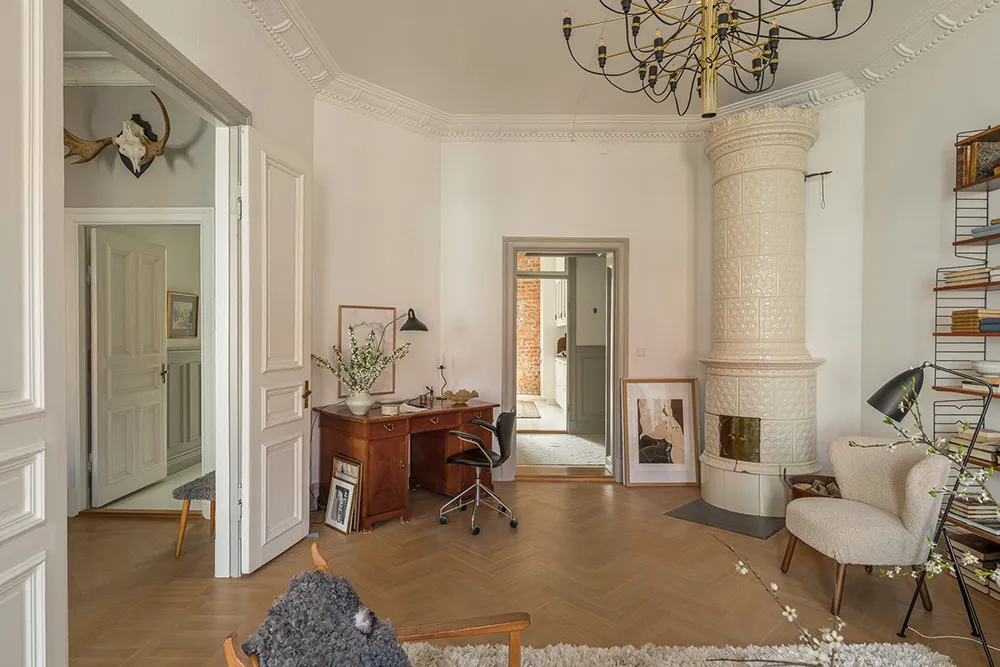 Jasny skandynawski wnętrze z skórzanympfu - Gallery image 6