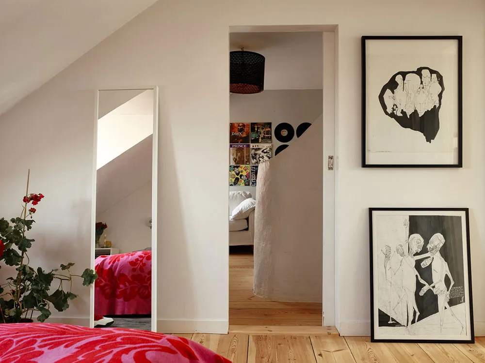 Helle Dachgeschosswohnung in Stockholm mit Schlafzimmer wie in einem Landhaus - Gallery image 11