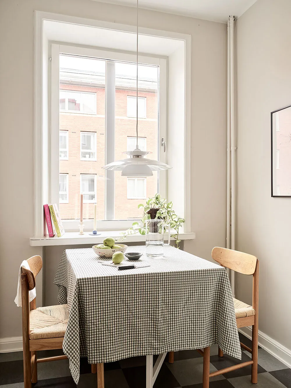 Простий і затишний монохромний інтер'єр у Швеції (59 кв. м) - Gallery image 15