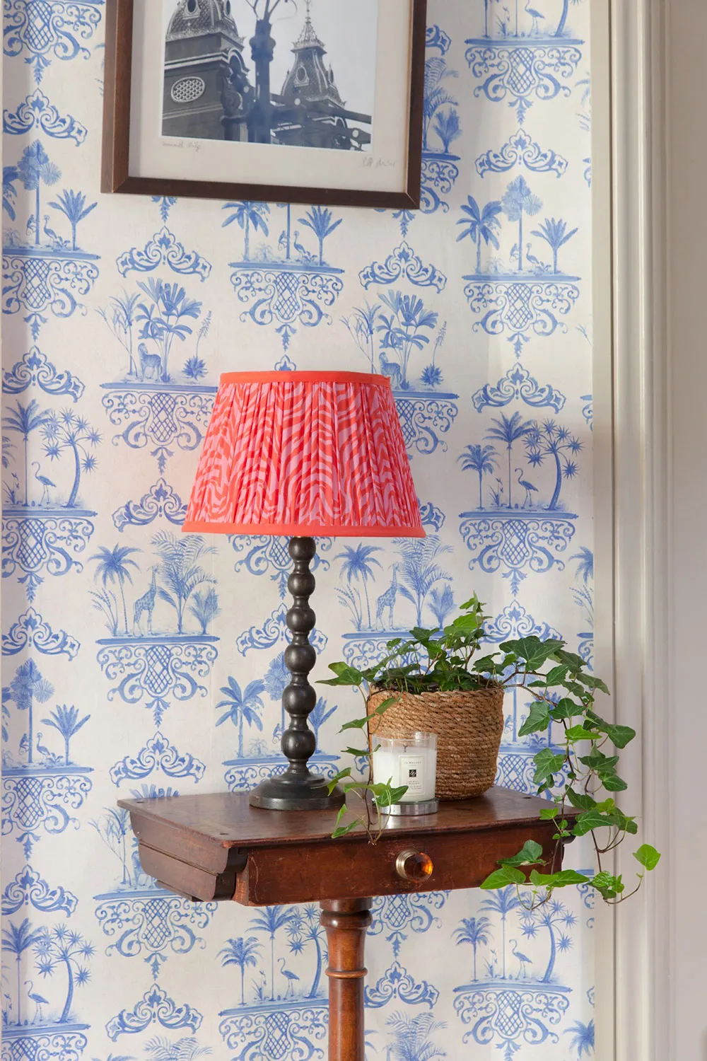 लंदन में सौंदर्यपूर्ण अंग्रेजी क्लासिक, जिसमें हल्के पेस्टल रंगों का उपयोग किया गया है। - Gallery image 32