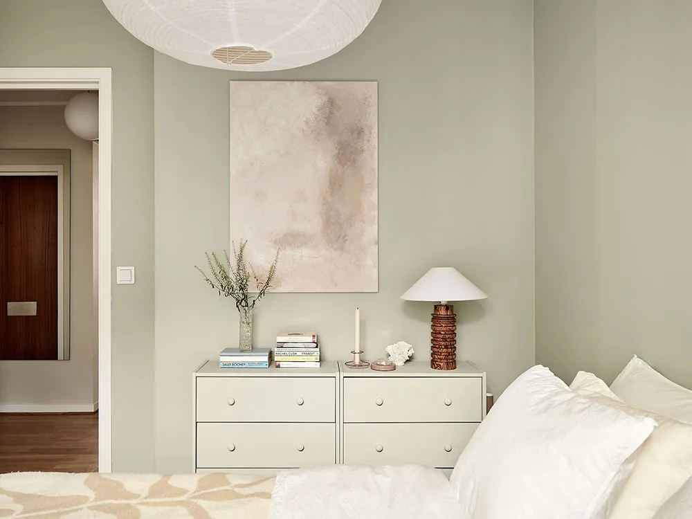 Простий і затишний монохромний інтер'єр у Швеції (59 кв. м) - Gallery image 13