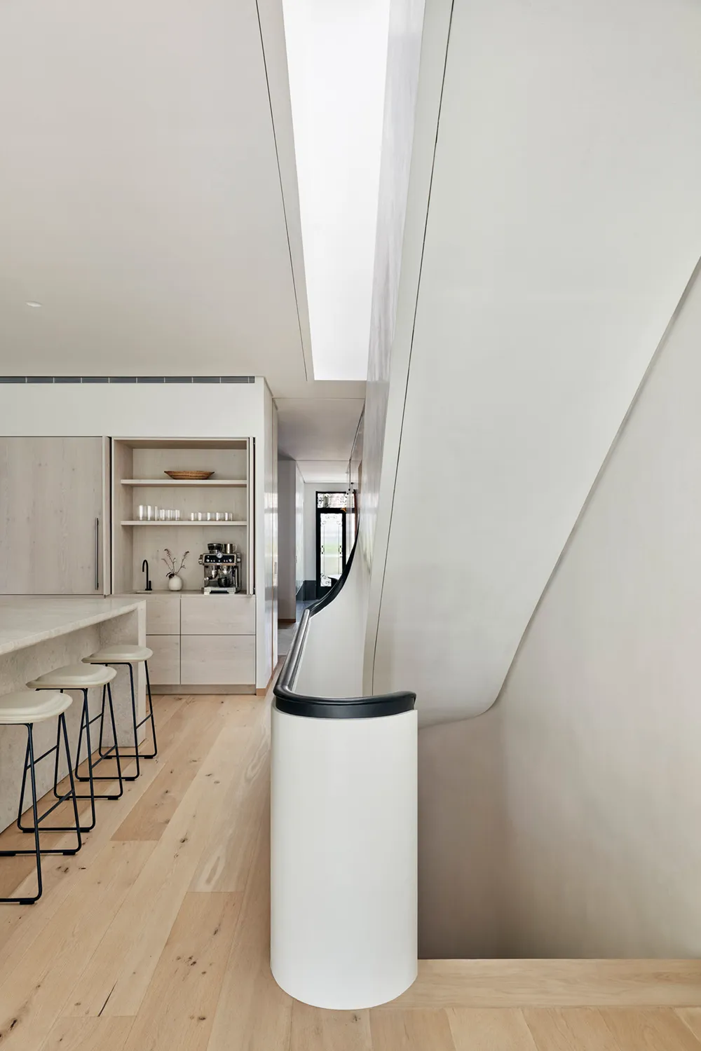 Intérieurs élégants de town-house à murs arrondis à New York - Gallery image 14