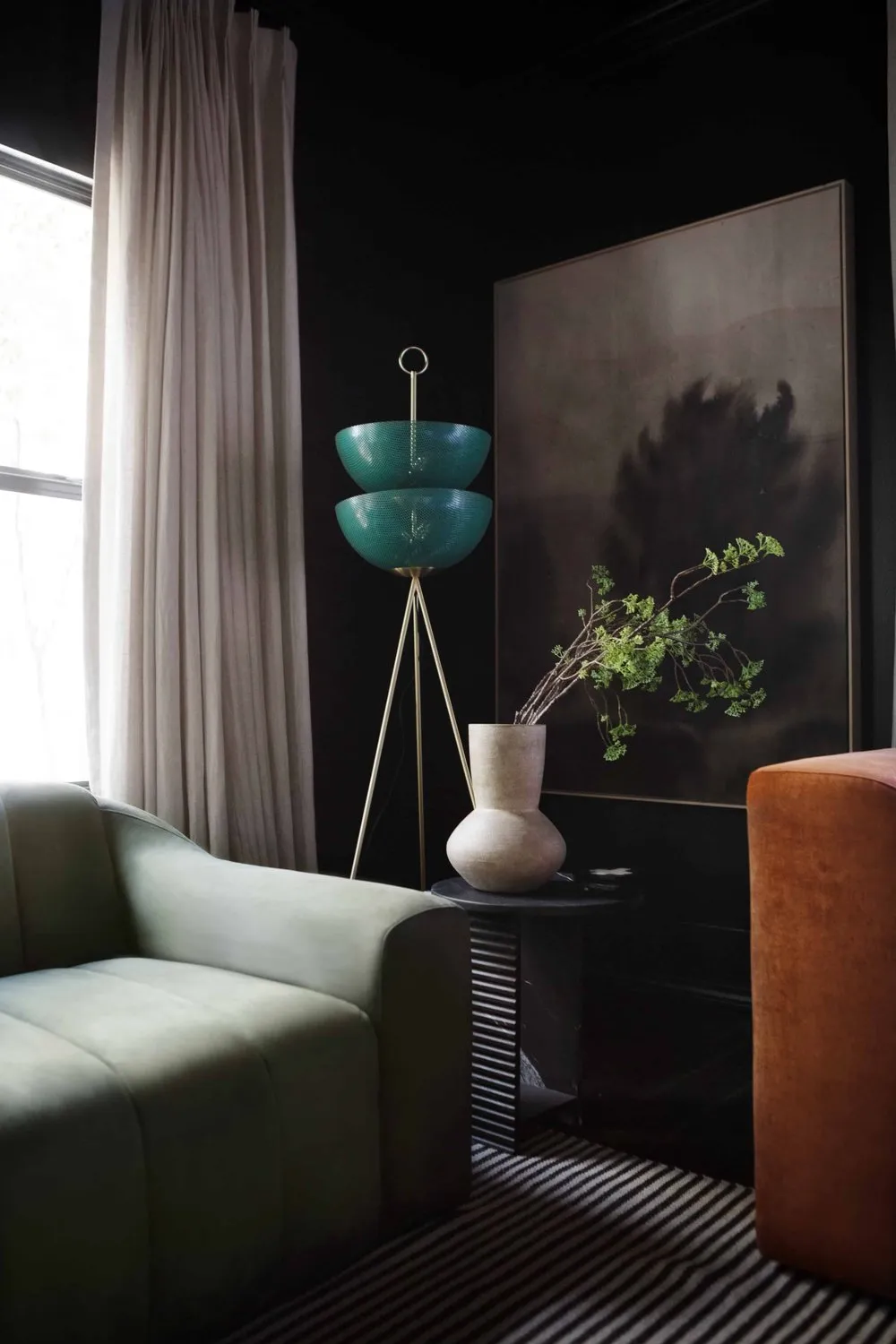 Acogedor cabaña rural en Texas con elementos oscuros en el diseño - Gallery image 1