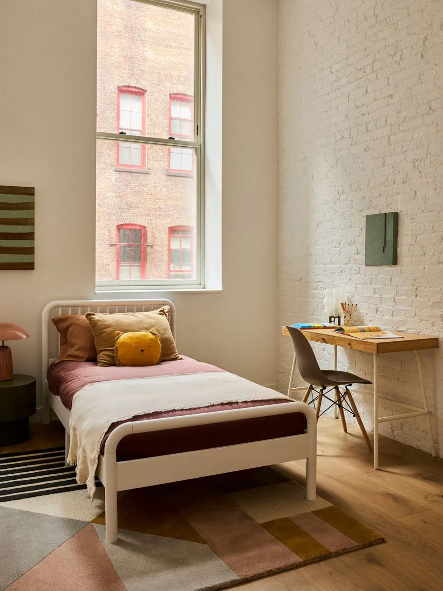 Modny dekor w ciepłych tonach i otwarte przestrzenie: loft w Nowym Jorku - Gallery image 10