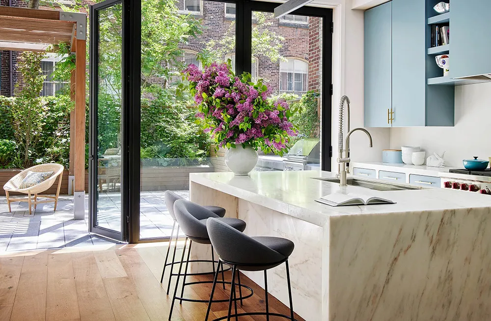 Stylish Design in Cool Tones: Apartments with Terrace in New York - Gallery image 2