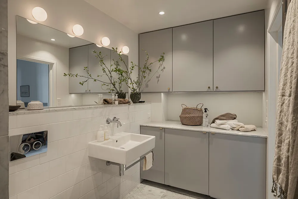 Jasny skandynawski wnętrze z skórzanympfu - Gallery image 28