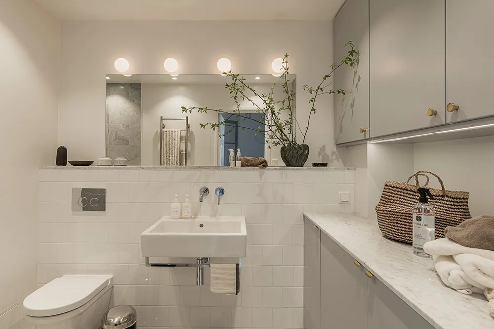 Jasny skandynawski wnętrze z skórzanympfu - Gallery image 27