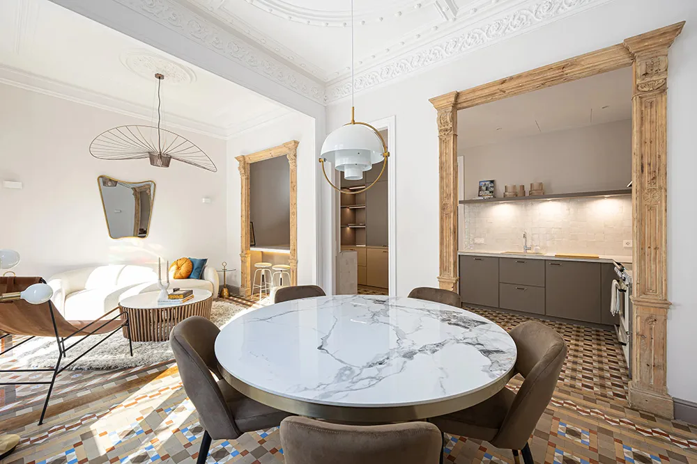 Płytka i inne unikalne detale: słońce w apartamencie w Barcelonie - Gallery image 8