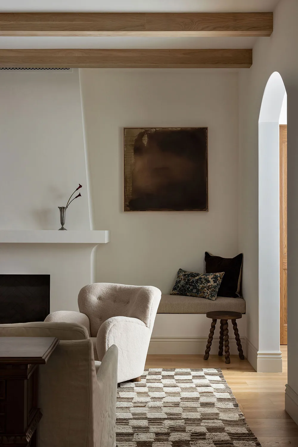 Hermoso y moderno hogar en California, que se disfraza perfectamente de villa colonial - Gallery image 1