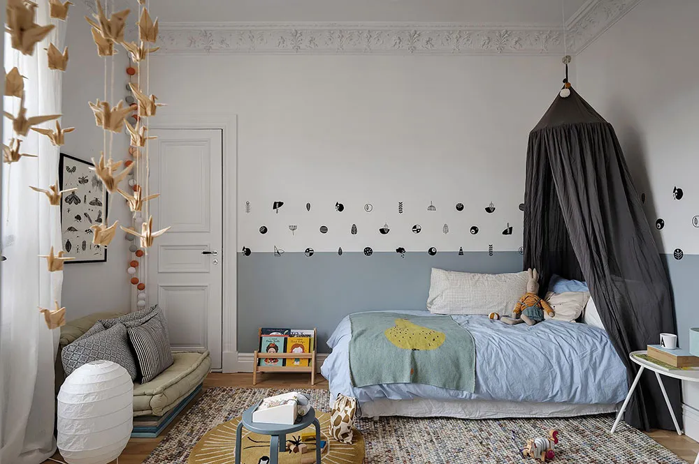 Grüne Herd und warme Akzente: verfeinertes Interior einer Wohnung in Göteborg (94 qm) - Gallery image 18