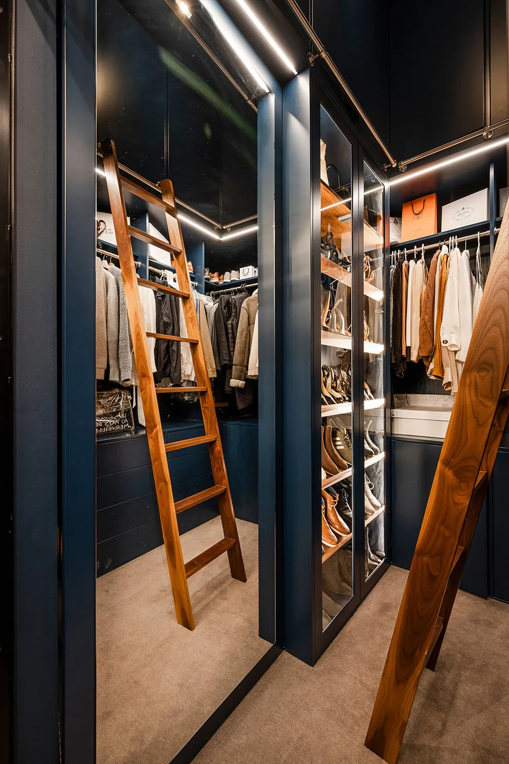 Altos techos y terraza: única vivienda en antiguo edificio de fábrica en Estocolmo - Gallery image 17