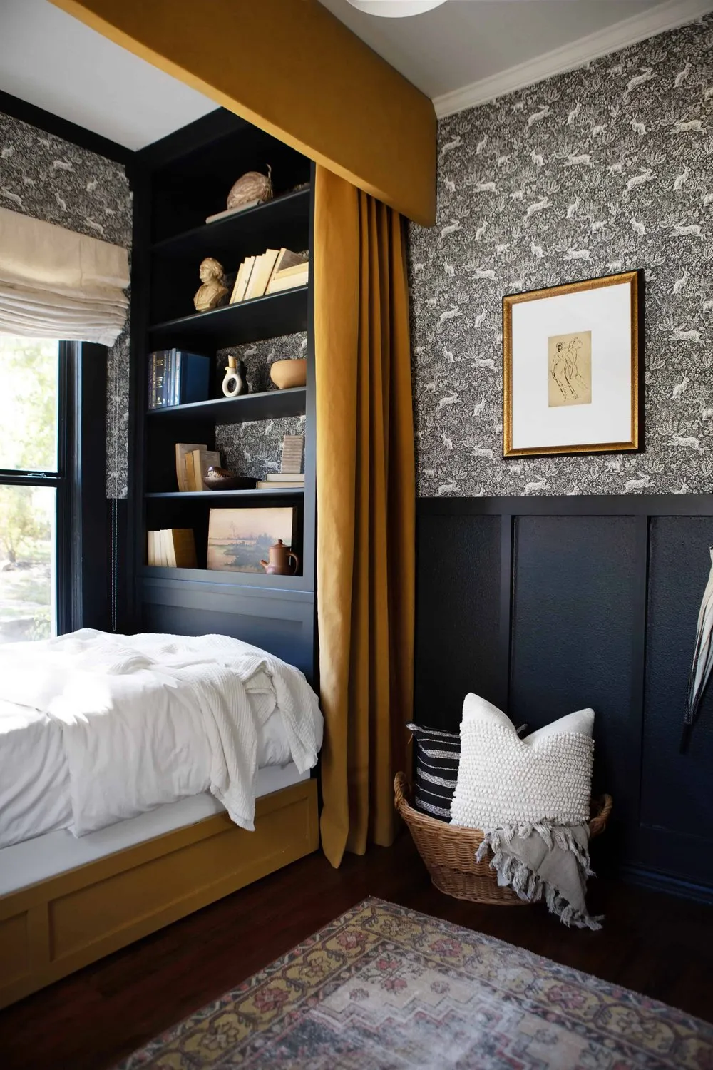 Acogedor cabaña rural en Texas con elementos oscuros en el diseño - Gallery image 14