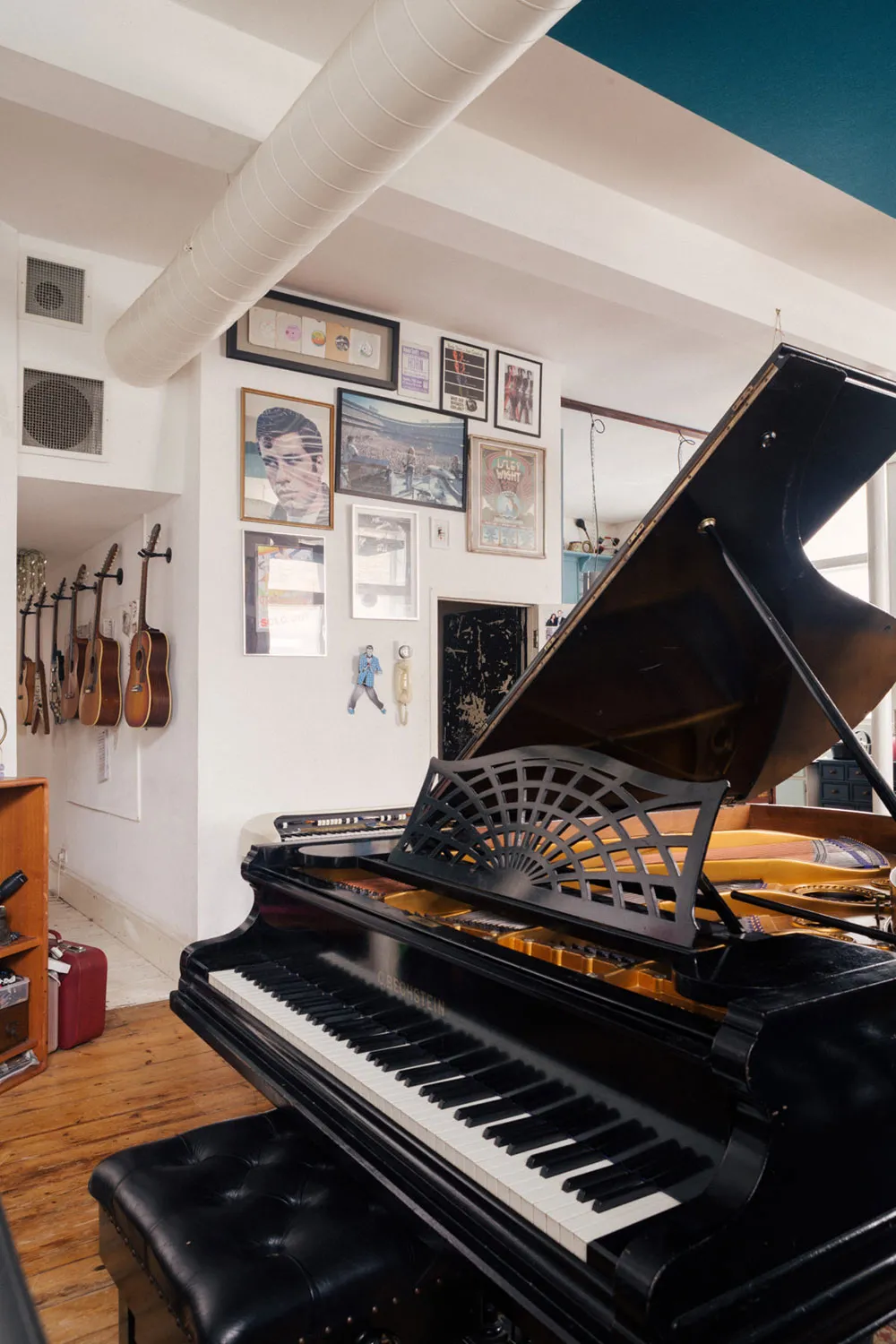 Schönes englisches Haus mit stoffrosa Wohnzimmer - Gallery image 32