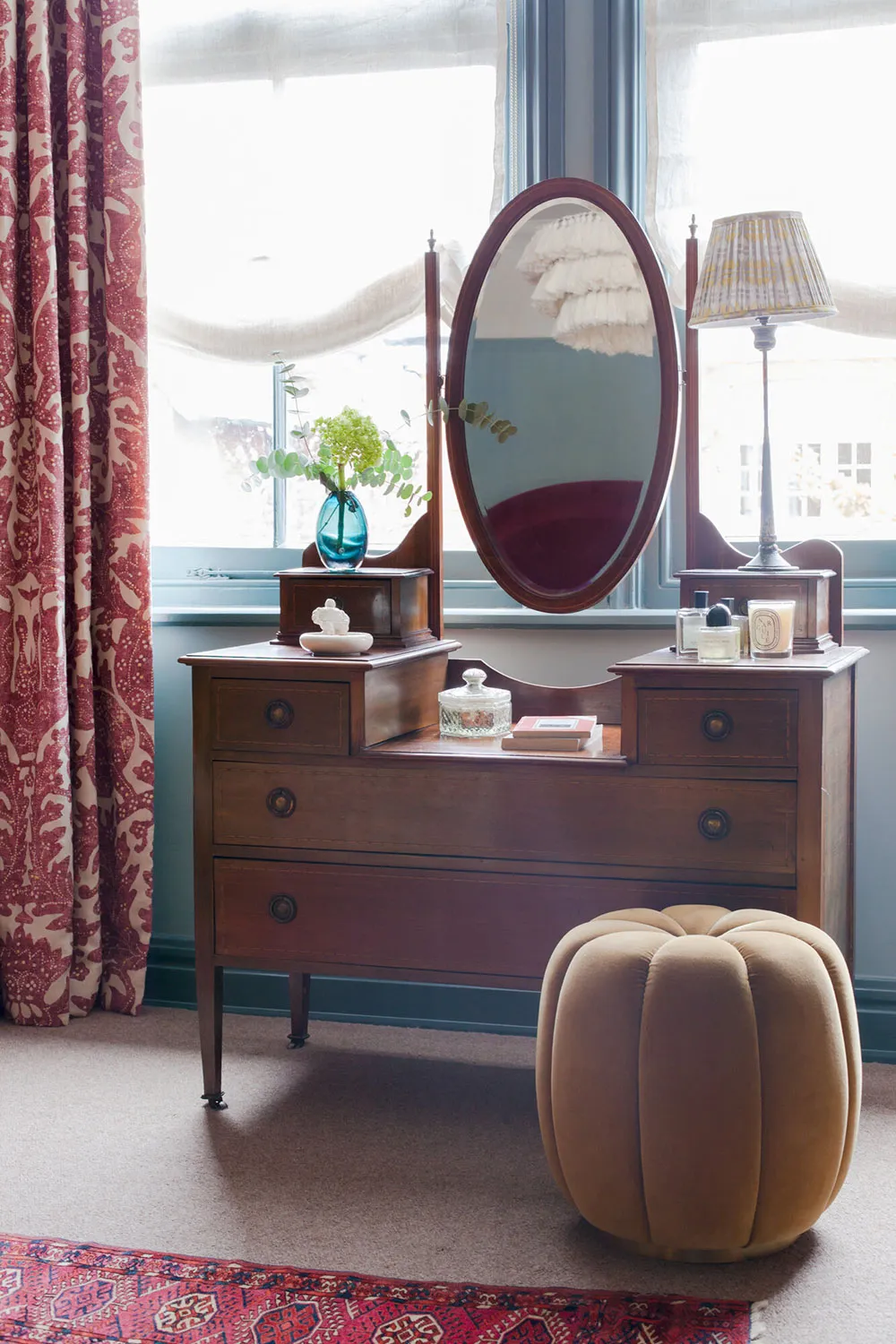 लंदन में सौंदर्यपूर्ण अंग्रेजी क्लासिक, जिसमें हल्के पेस्टल रंगों का उपयोग किया गया है। - Gallery image 17