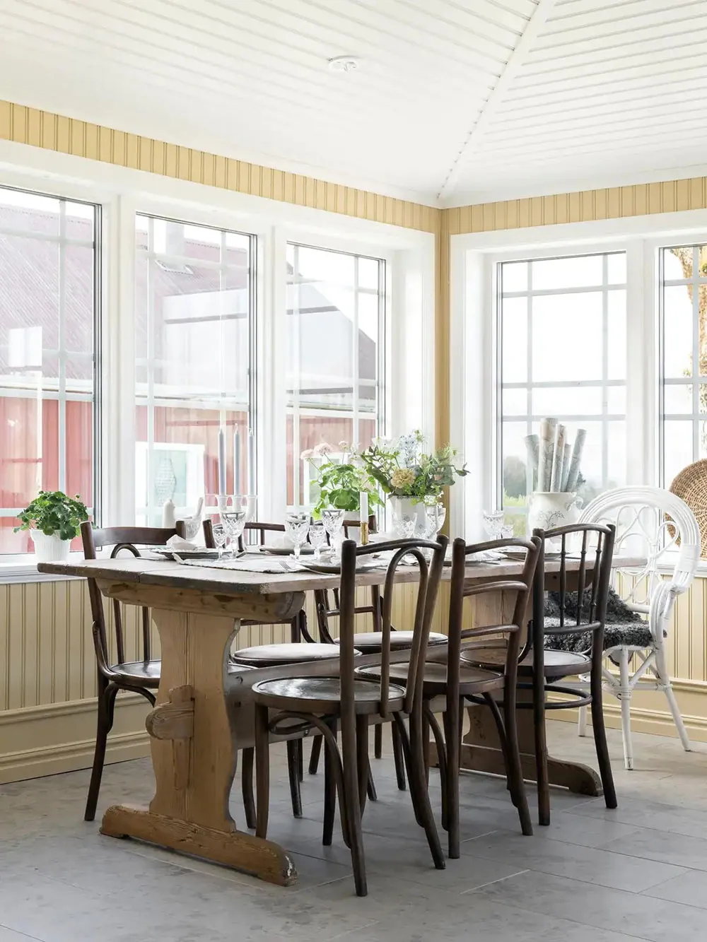 Traditional Swedish Cottage of the 19th Century with Red Facade and Countryside Interior - Gallery image 4