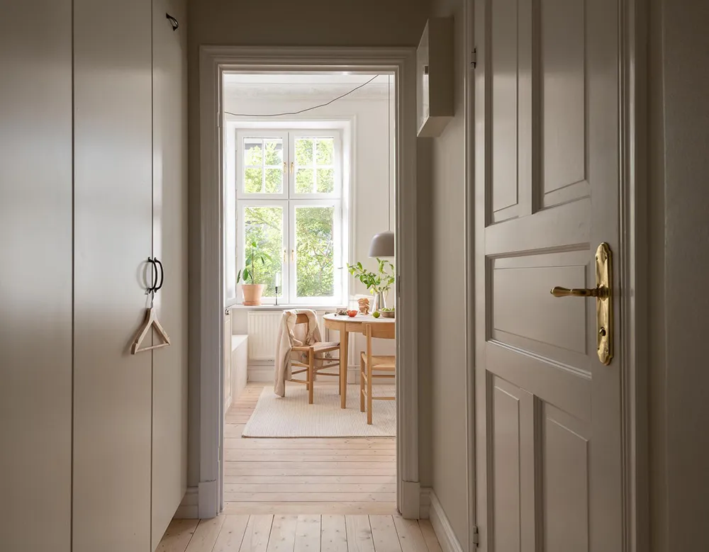 Spokojny i uютny szary-beżowy interior w Getborgu (83 m²) - Gallery image 20