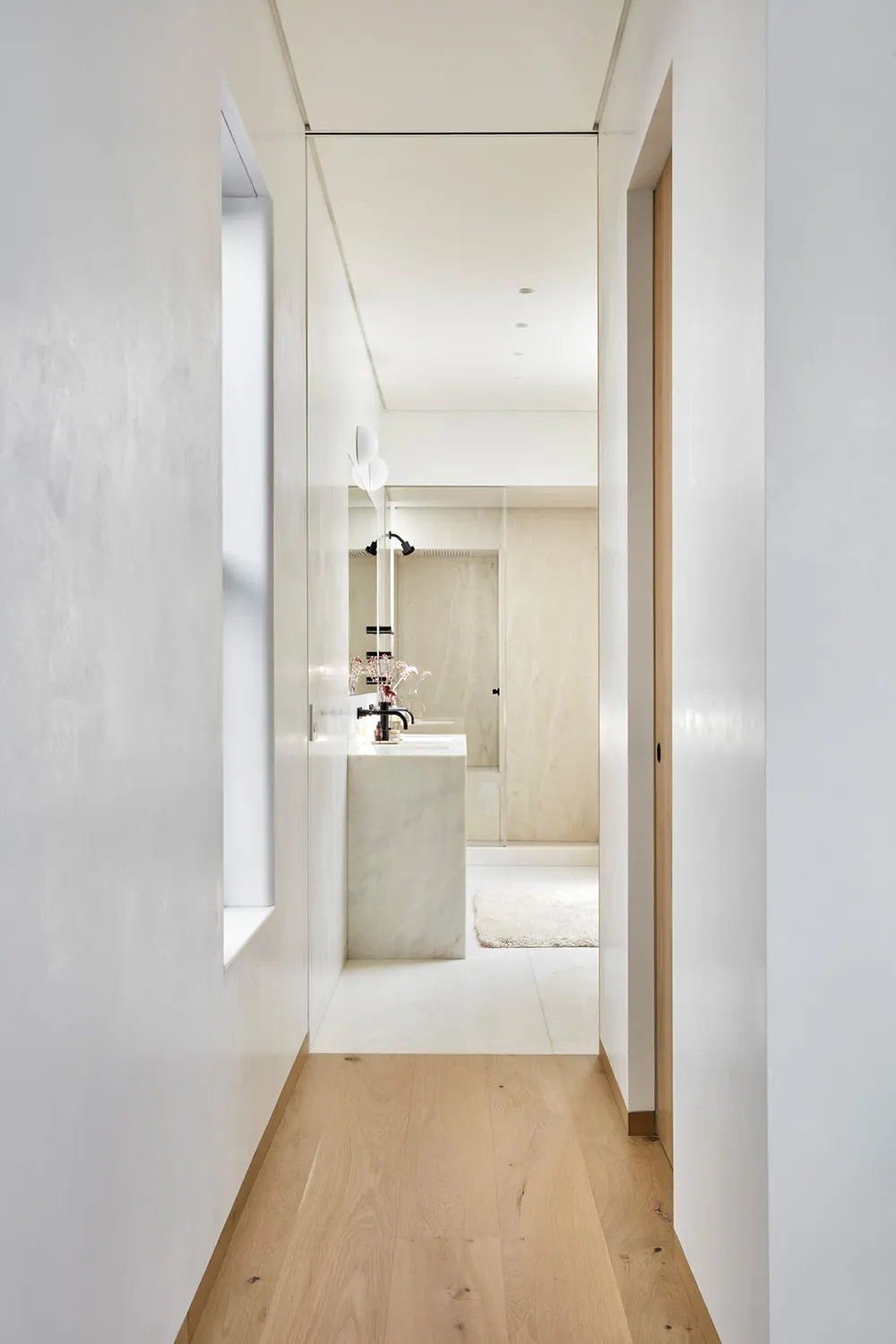 Intérieurs élégants de town-house à murs arrondis à New York - Gallery image 16