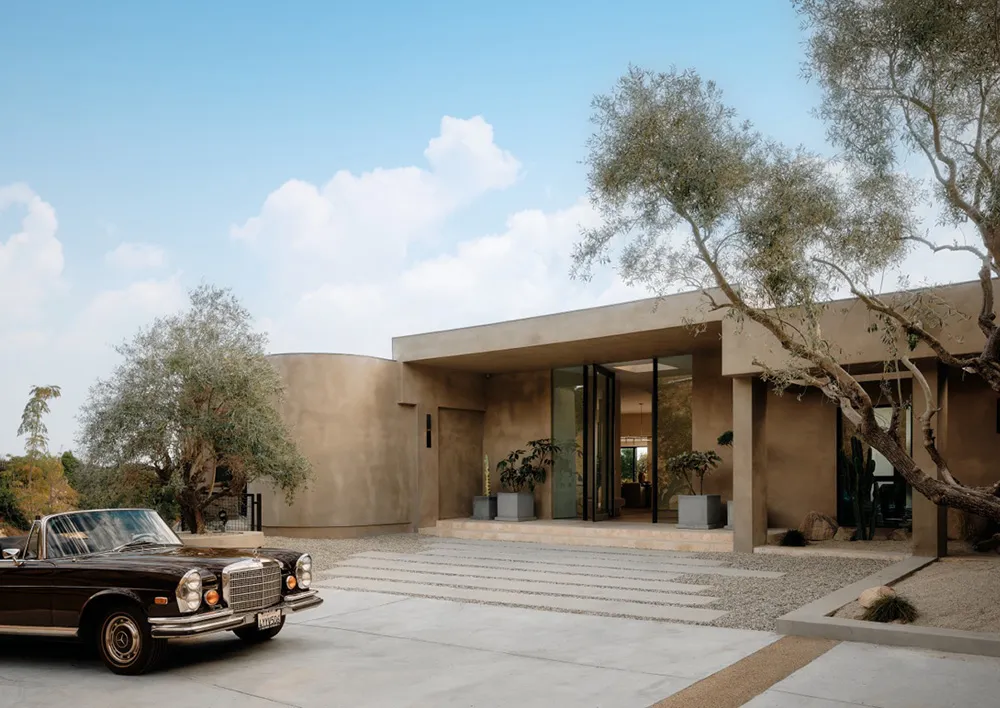 Warm modernes Design einer einstöckigen Villa auf einem Hügel in Kalifornien - Gallery image 1