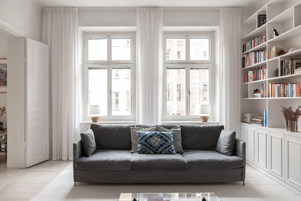 Jasny biały wnętrze w starym budynku centrum Stockholm (88 m²) - 3